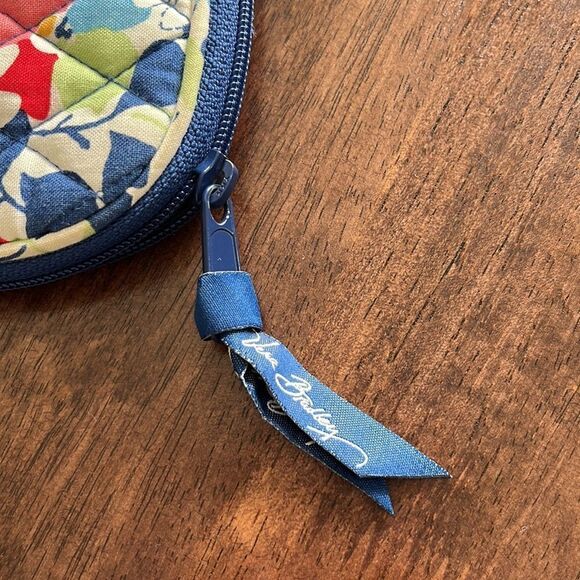 Vera Bradley Summer Cottage (Summer 2012) E- Reader Sleeve w/ Interior ID Slot - Picture 3 of 9